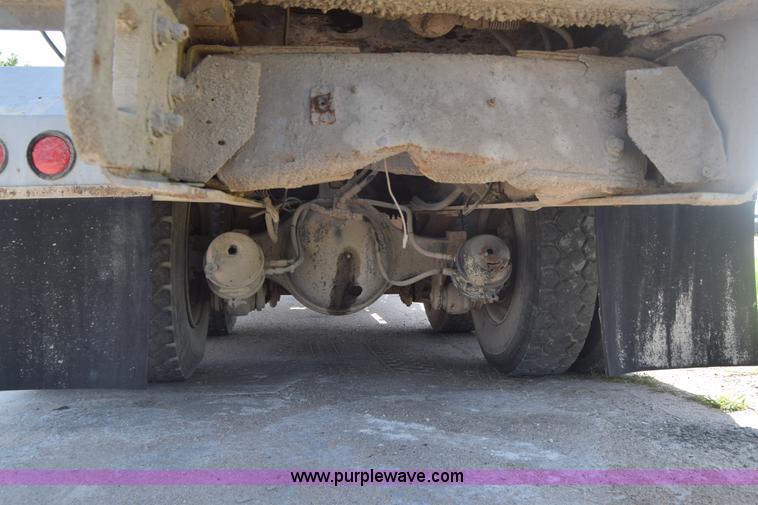 image for item F7889 1987 Peterbilt 349 mixer truck