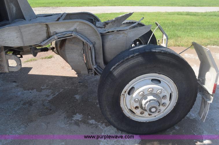 image for item F7889 1987 Peterbilt 349 mixer truck