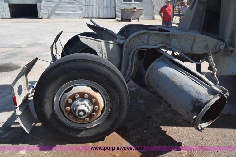 image for item F7889 1987 Peterbilt 349 mixer truck