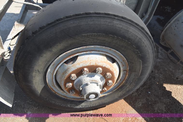 image for item F7889 1987 Peterbilt 349 mixer truck