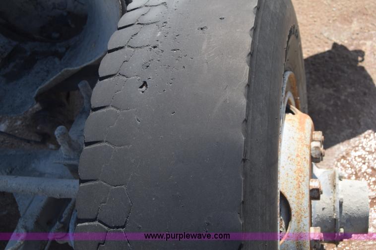 image for item F7889 1987 Peterbilt 349 mixer truck