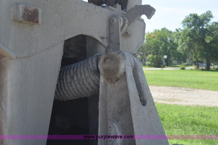 image for item F7889 1987 Peterbilt 349 mixer truck