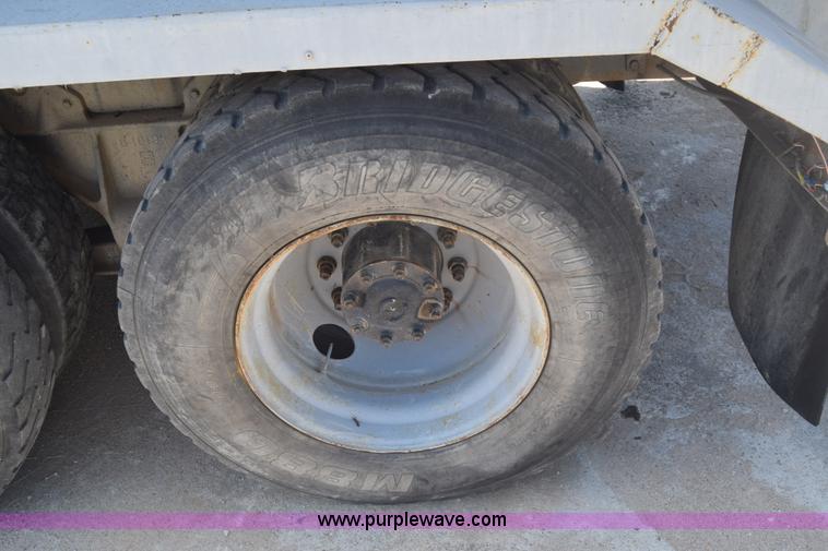 image for item F7889 1987 Peterbilt 349 mixer truck