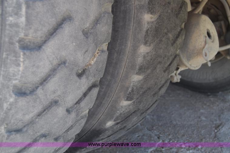 image for item F7889 1987 Peterbilt 349 mixer truck