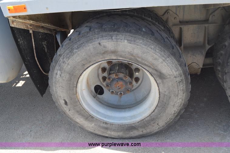 image for item F7889 1987 Peterbilt 349 mixer truck