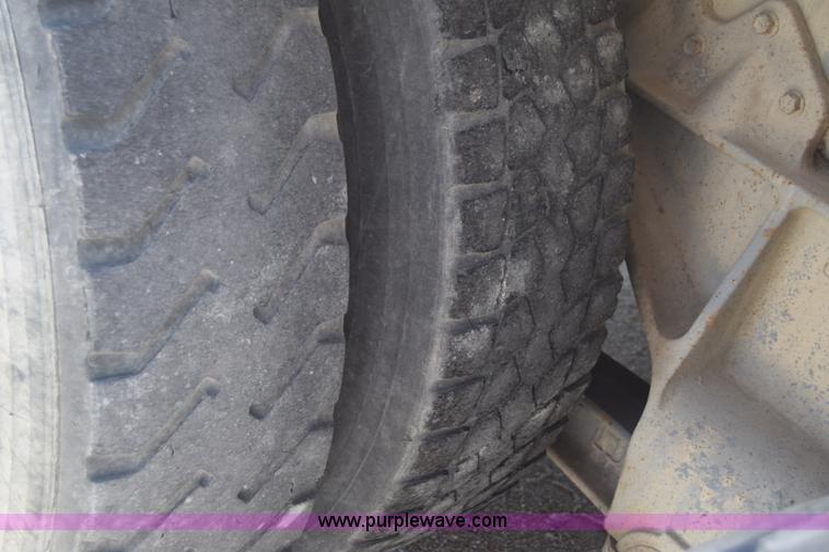 image for item F7889 1987 Peterbilt 349 mixer truck