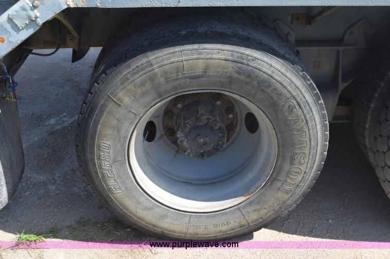 image for item F7889 1987 Peterbilt 349 mixer truck