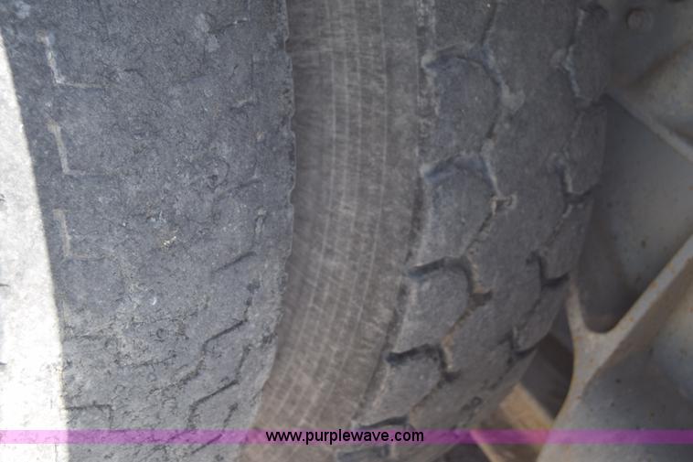 image for item F7889 1987 Peterbilt 349 mixer truck