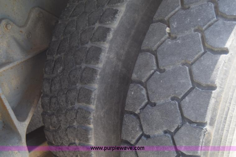 image for item F7889 1987 Peterbilt 349 mixer truck