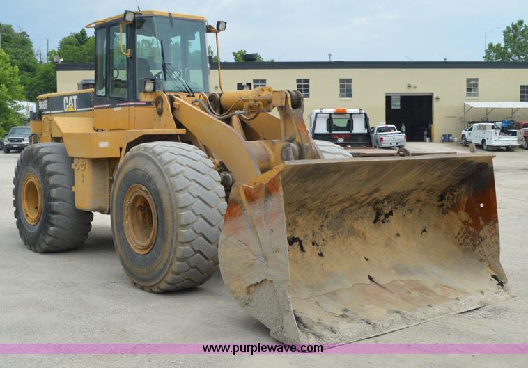image for item G3664 1995 Caterpillar 966F Series II wheel loader