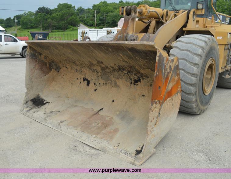 image for item G3664 1995 Caterpillar 966F Series II wheel loader