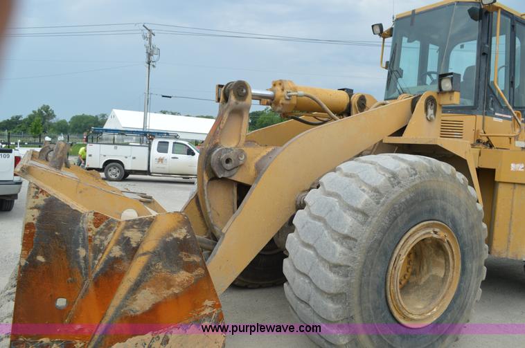 image for item G3664 1995 Caterpillar 966F Series II wheel loader