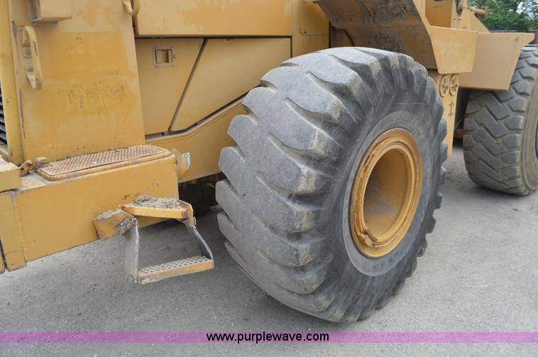 image for item G3664 1995 Caterpillar 966F Series II wheel loader