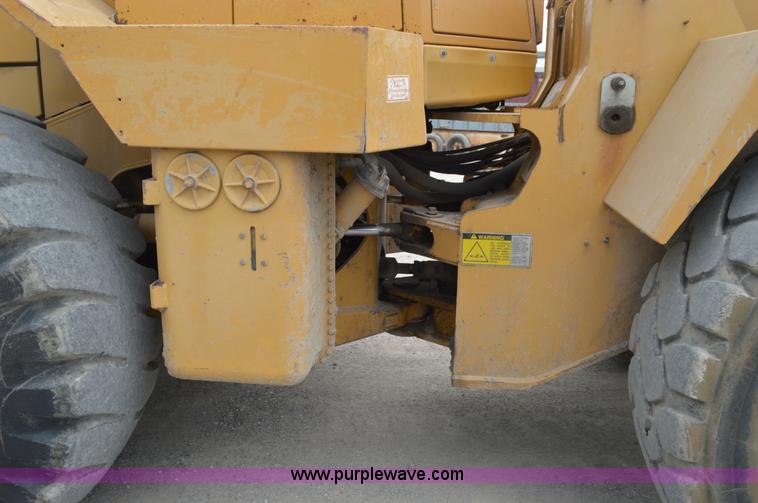 image for item G3664 1995 Caterpillar 966F Series II wheel loader