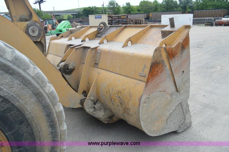 image for item G3664 1995 Caterpillar 966F Series II wheel loader