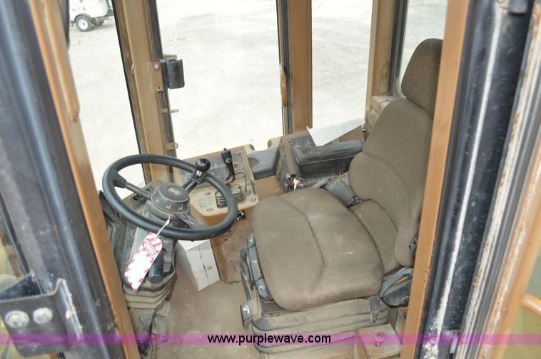 image for item G3664 1995 Caterpillar 966F Series II wheel loader