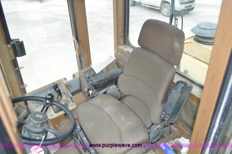 image for item G3664 1995 Caterpillar 966F Series II wheel loader