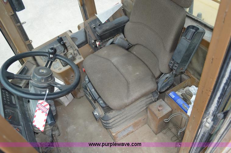 image for item G3664 1995 Caterpillar 966F Series II wheel loader