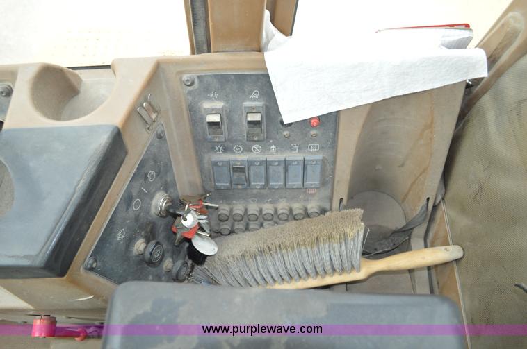 image for item G3664 1995 Caterpillar 966F Series II wheel loader