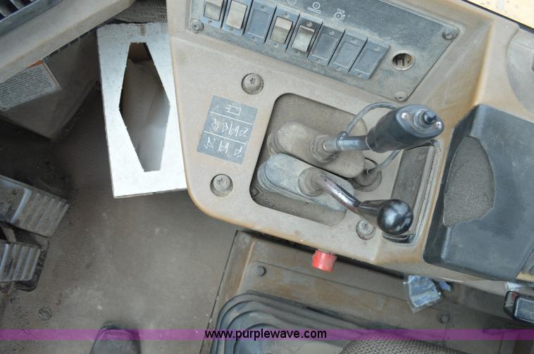 image for item G3664 1995 Caterpillar 966F Series II wheel loader