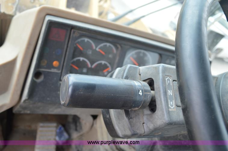 image for item G3664 1995 Caterpillar 966F Series II wheel loader