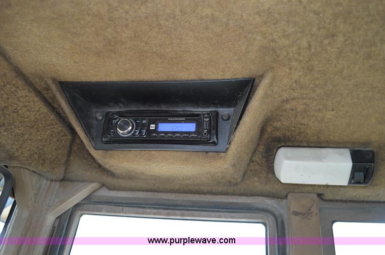 image for item G3664 1995 Caterpillar 966F Series II wheel loader