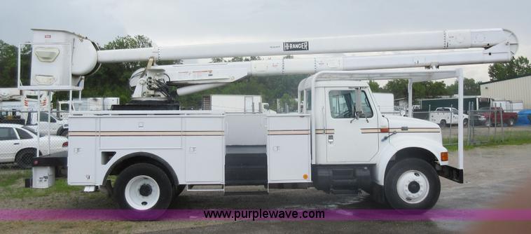 image for item G3686 1999 International 4700 bucket truck