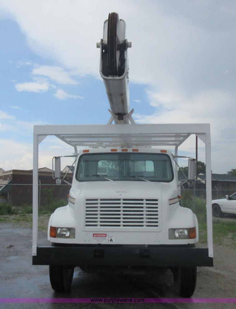image for item G3686 1999 International 4700 bucket truck