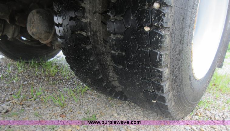 image for item G3686 1999 International 4700 bucket truck