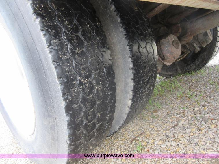 image for item G3686 1999 International 4700 bucket truck