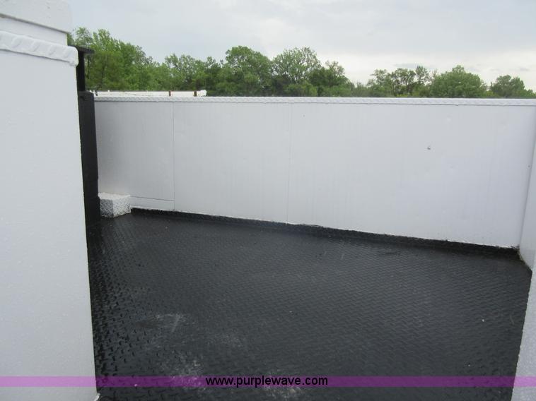 image for item G3686 1999 International 4700 bucket truck