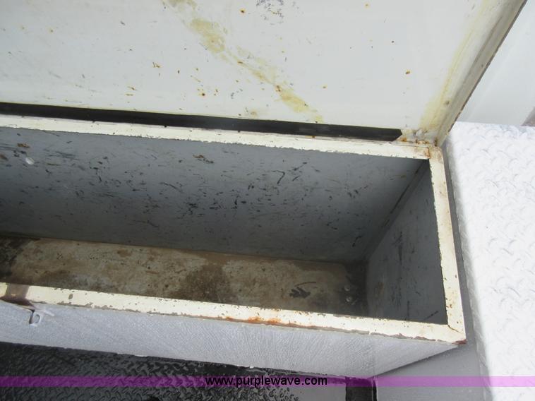 image for item G3686 1999 International 4700 bucket truck