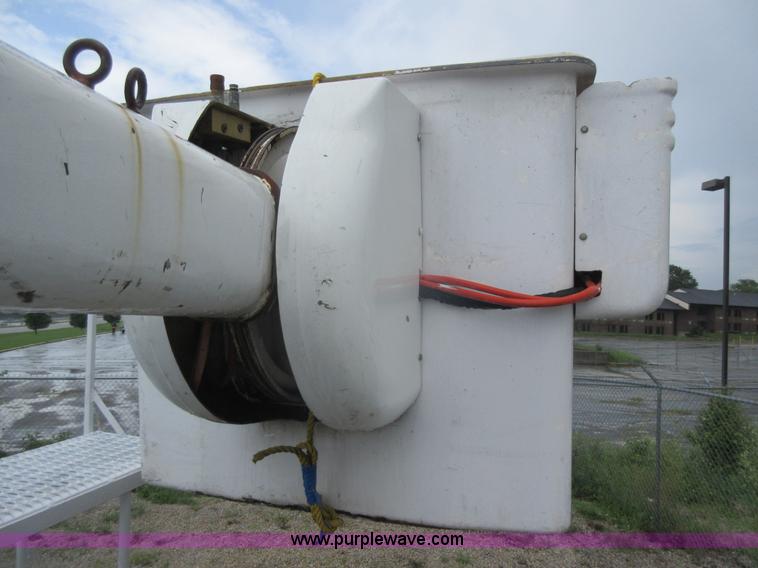 image for item G3686 1999 International 4700 bucket truck