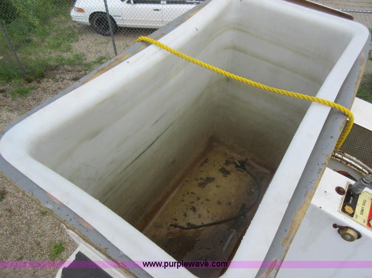 image for item G3686 1999 International 4700 bucket truck