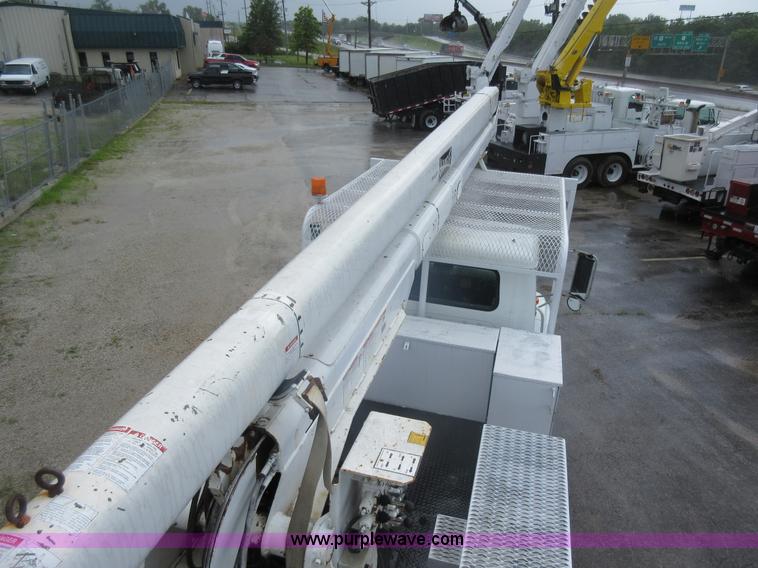 image for item G3686 1999 International 4700 bucket truck