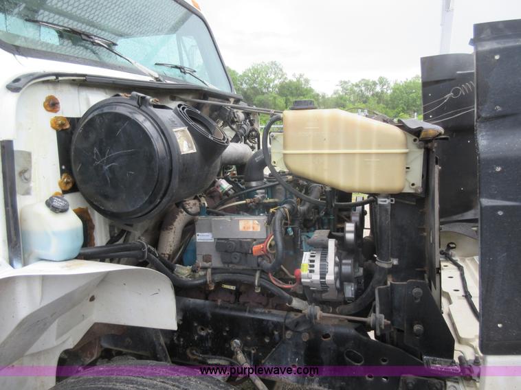 image for item G3686 1999 International 4700 bucket truck