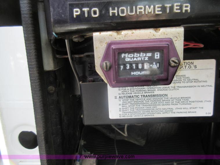 image for item G3686 1999 International 4700 bucket truck