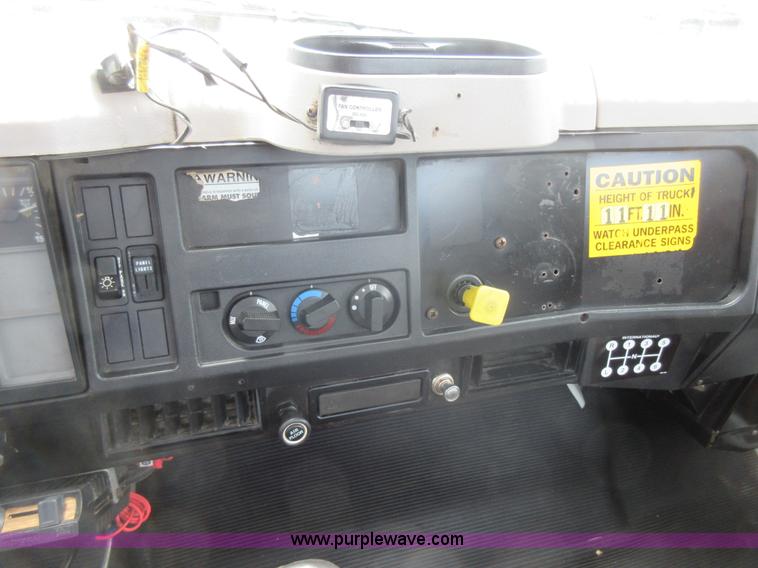 image for item G3686 1999 International 4700 bucket truck