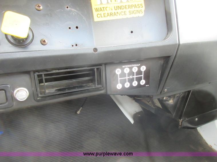 image for item G3686 1999 International 4700 bucket truck