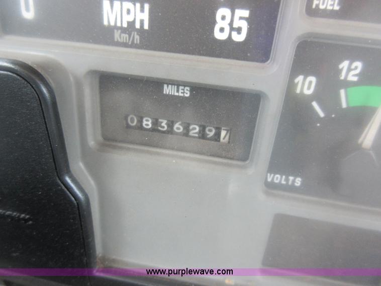 image for item G3686 1999 International 4700 bucket truck