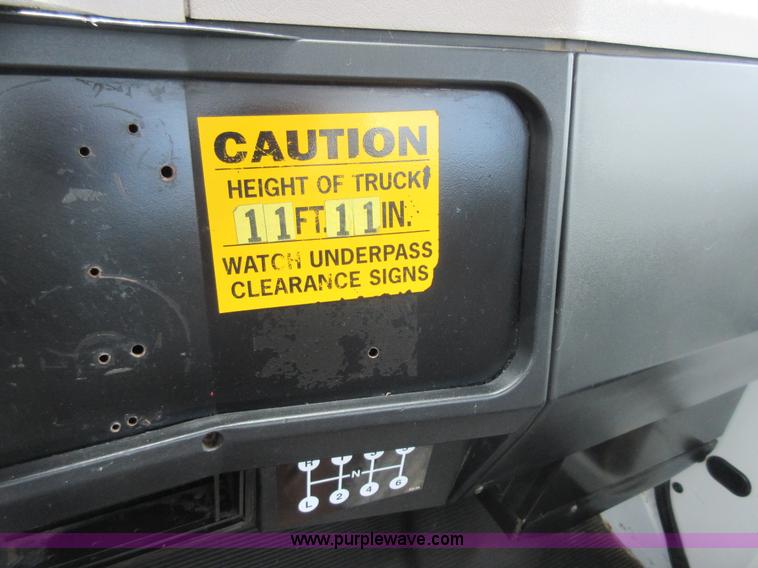 image for item G3686 1999 International 4700 bucket truck