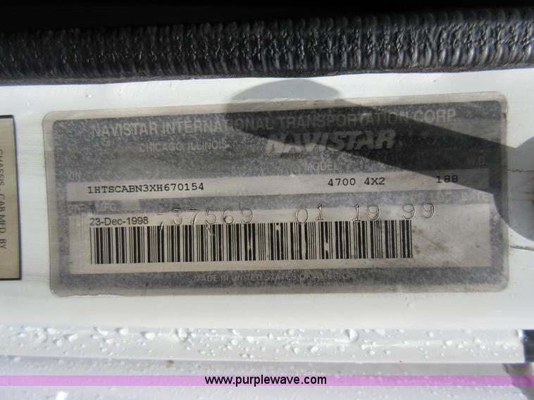 image for item G3686 1999 International 4700 bucket truck