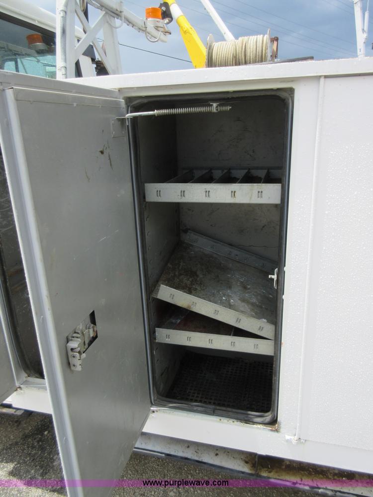 image for item G3687 1998 International 4900 digger derrick truck