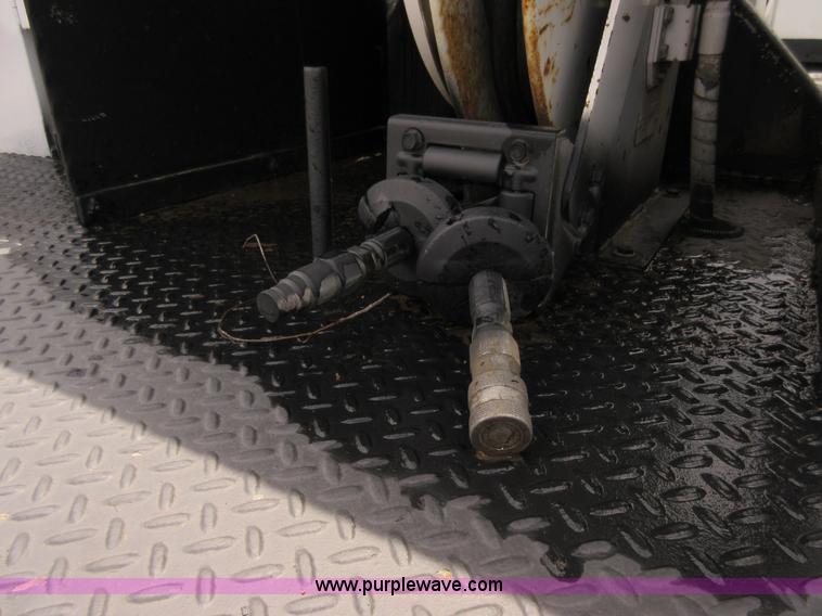 image for item G3687 1998 International 4900 digger derrick truck