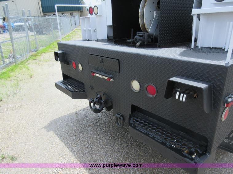 image for item G3687 1998 International 4900 digger derrick truck