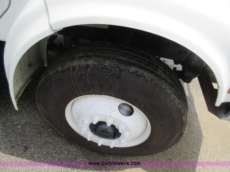 image for item G3687 1998 International 4900 digger derrick truck