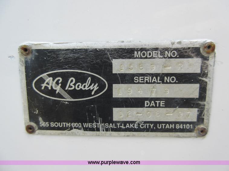 image for item G3687 1998 International 4900 digger derrick truck