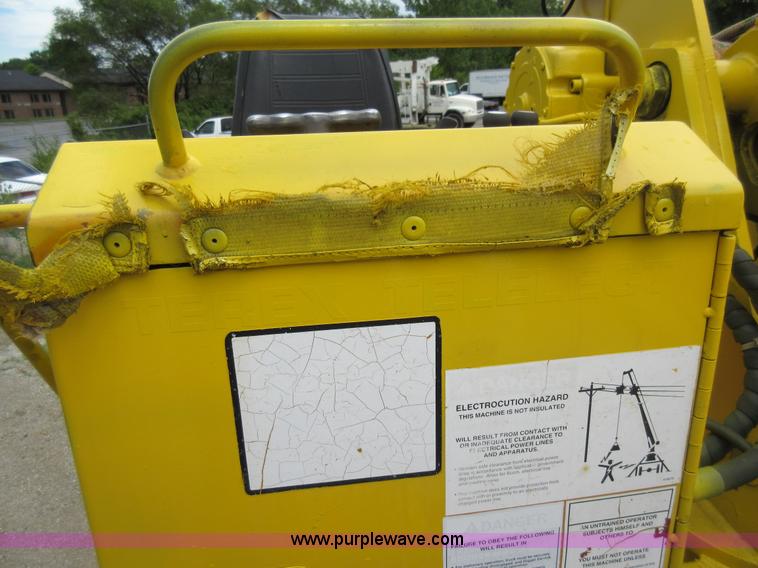 image for item G3687 1998 International 4900 digger derrick truck