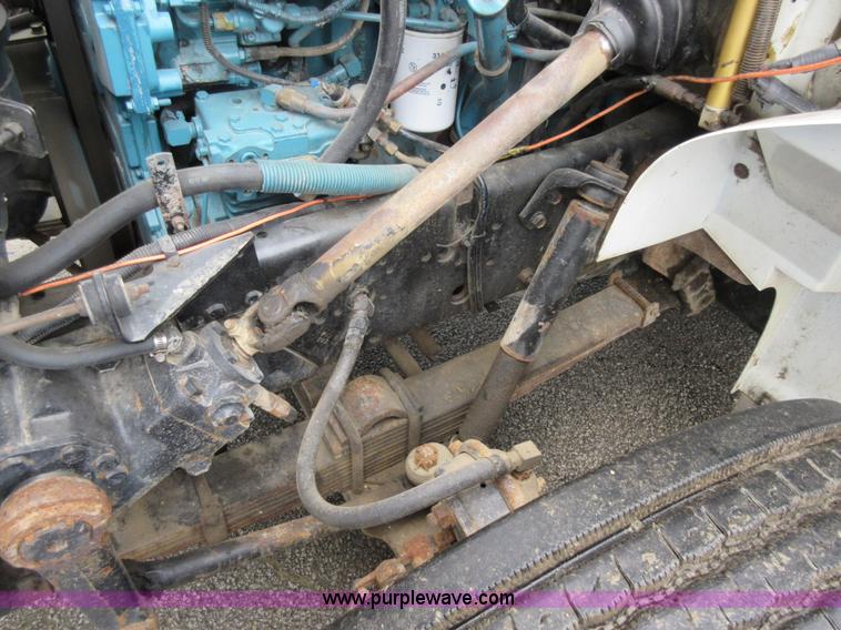 image for item G3687 1998 International 4900 digger derrick truck