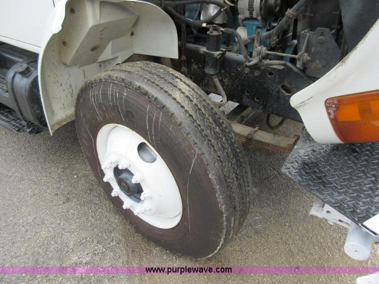 image for item G3687 1998 International 4900 digger derrick truck